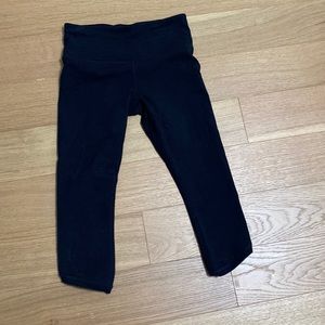 Athleta yoga capris Women’s small petite black